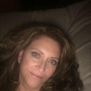 Meet your Posher, Connie